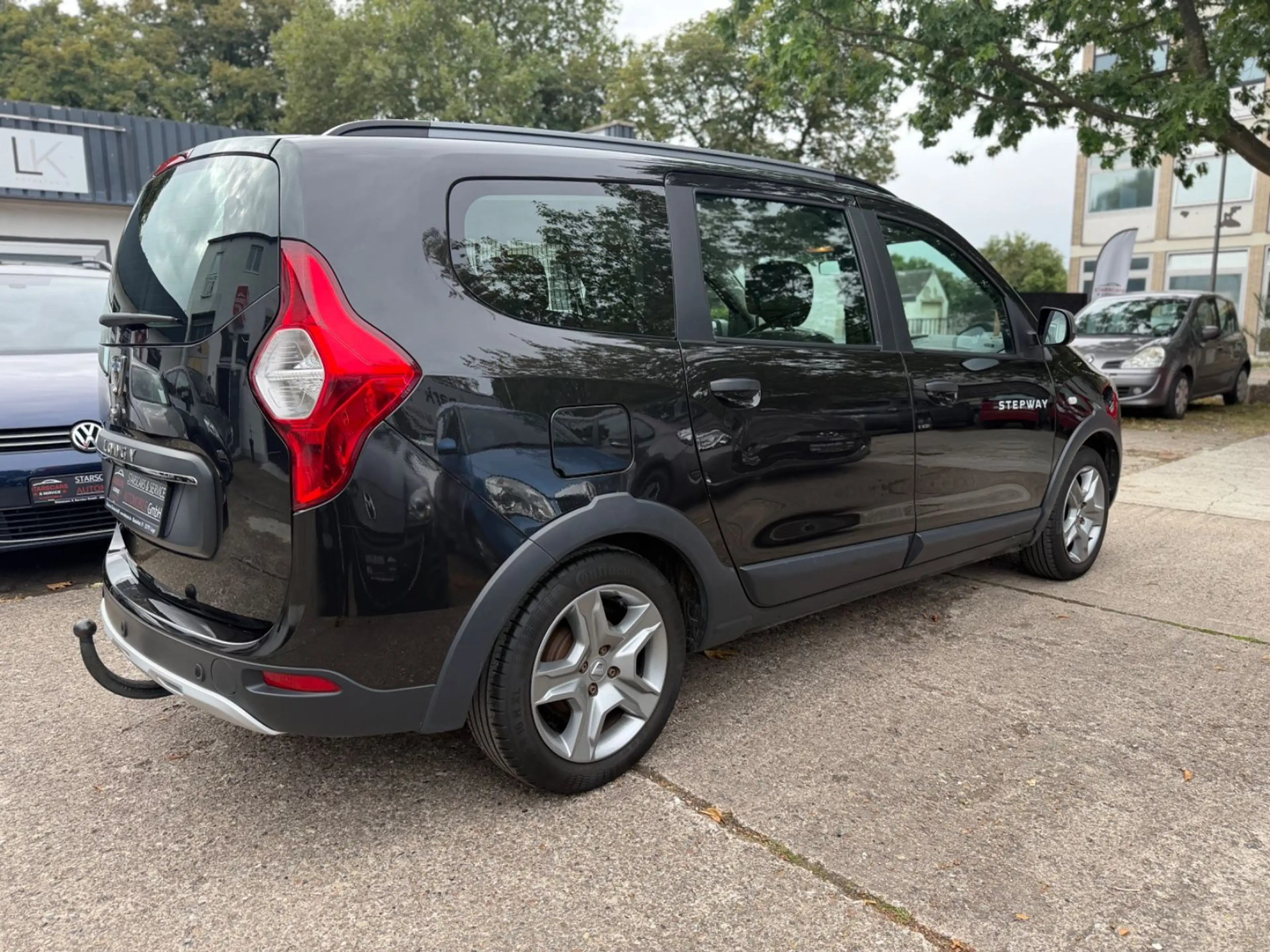 Dacia Lodgy *Stepway-Plus*NAVI*KAMERA*SHZ*AHK*1.HAND* — photo 11
