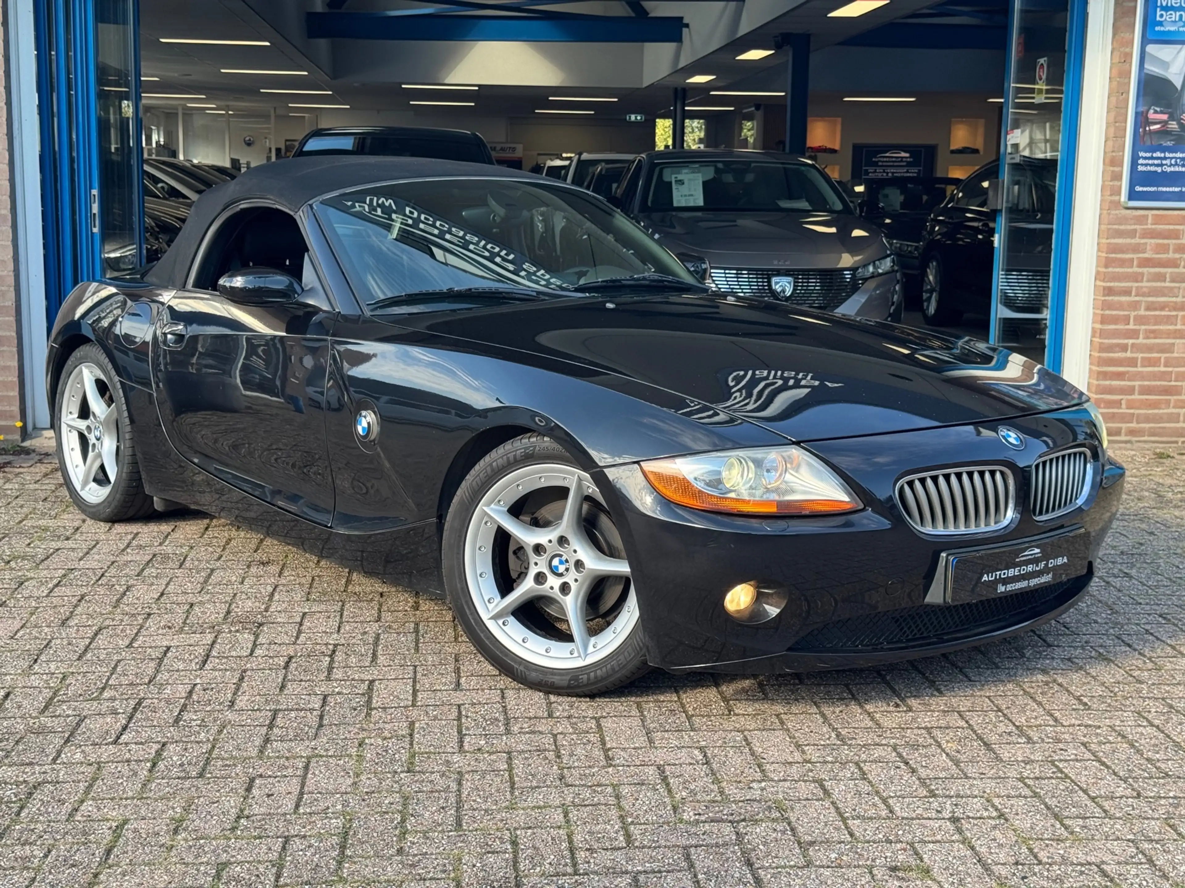 BMW Z4 Roadster 3.0i 2003 ZWART CABRIO AIRCO LM APK NAP! — photo 2