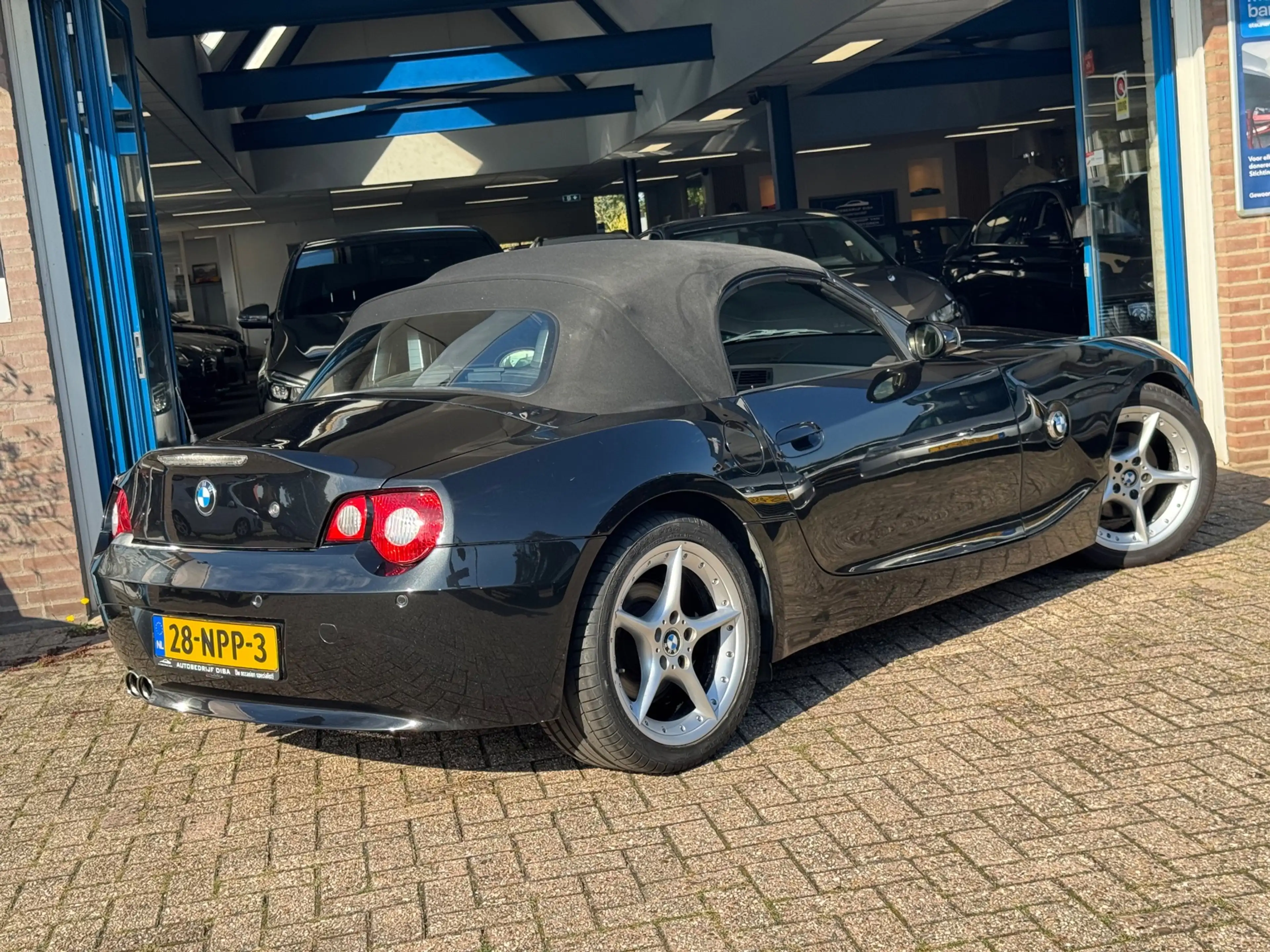 BMW Z4 Roadster 3.0i 2003 ZWART CABRIO AIRCO LM APK NAP! — photo 9