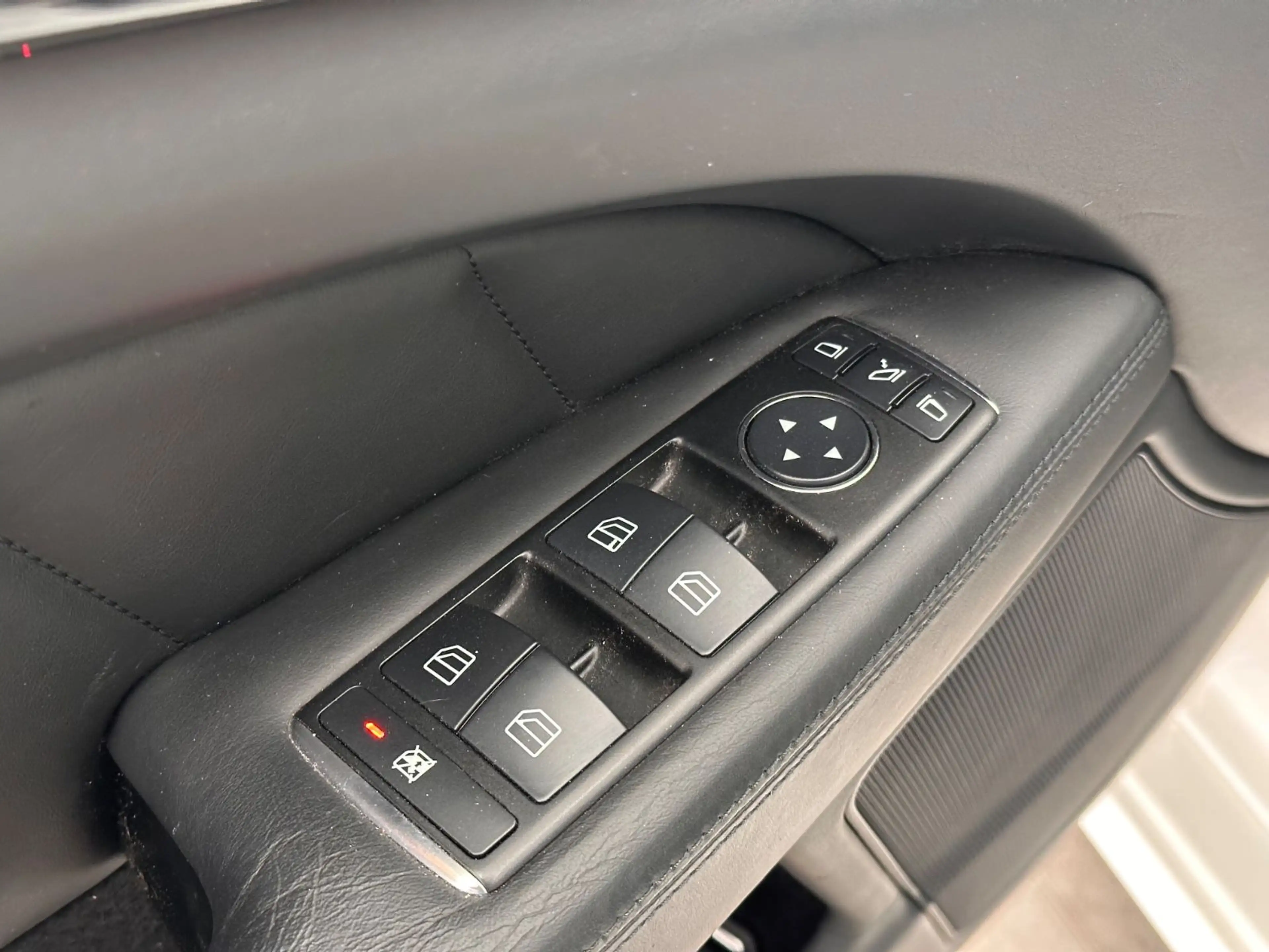 Mercedes-Benz CLS 350 CGI ShootingBrake*Memory*Distronic*Totw* — photo 22