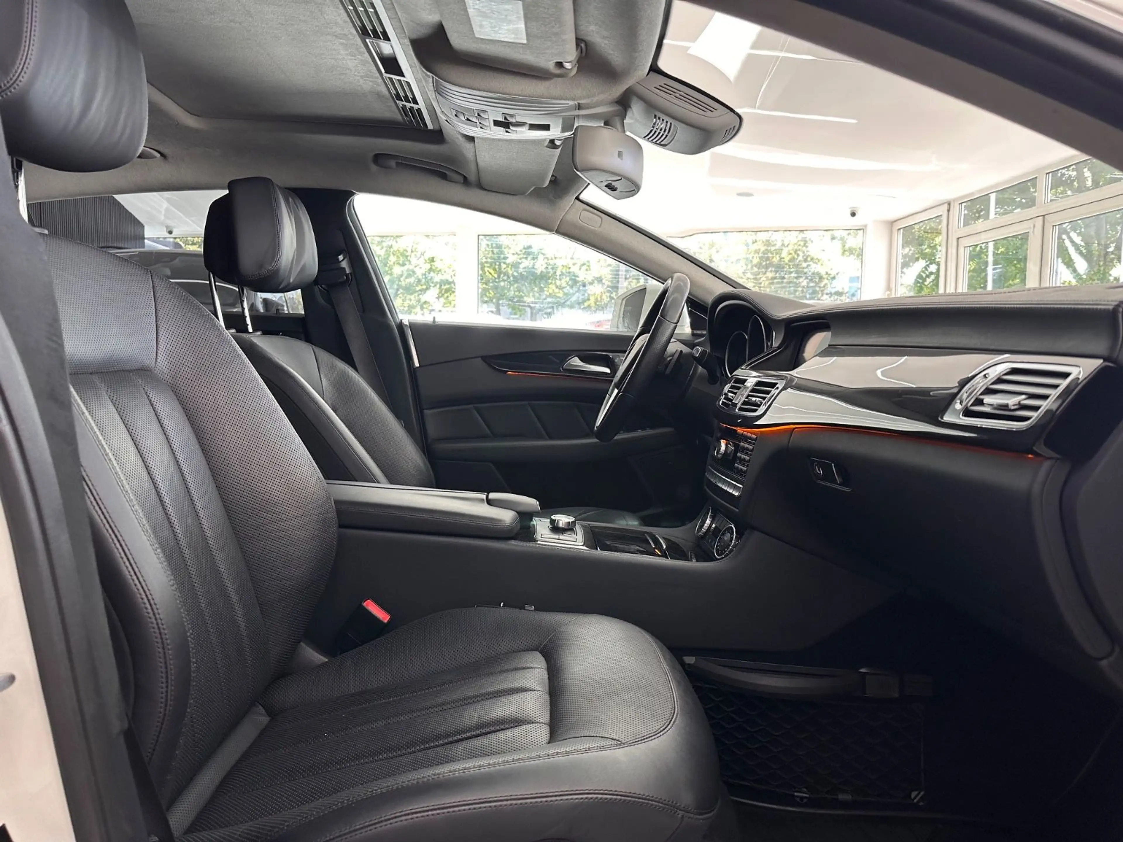 Mercedes-Benz CLS 350 CGI ShootingBrake*Memory*Distronic*Totw* — photo 8