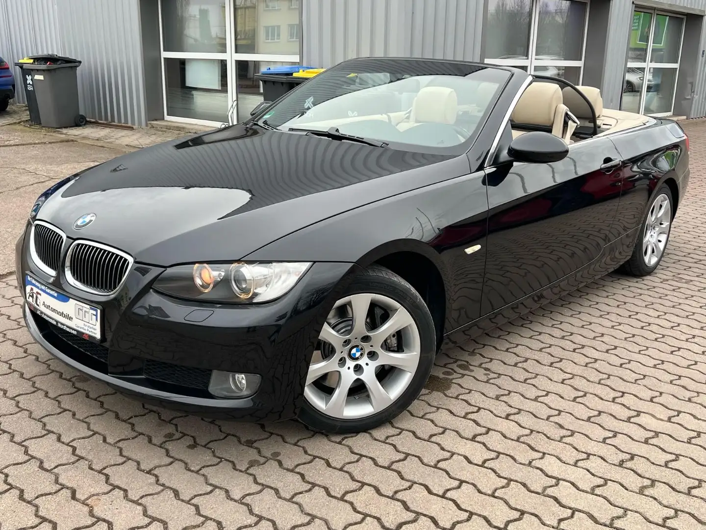 BMW 330 Baureihe 3 Cabrio 330d Noir - 1