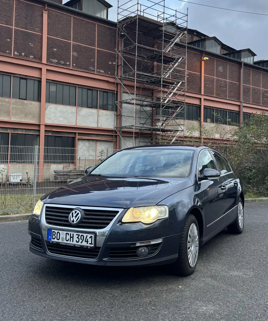 Volkswagen Passat 1.6 Comfortline - 1