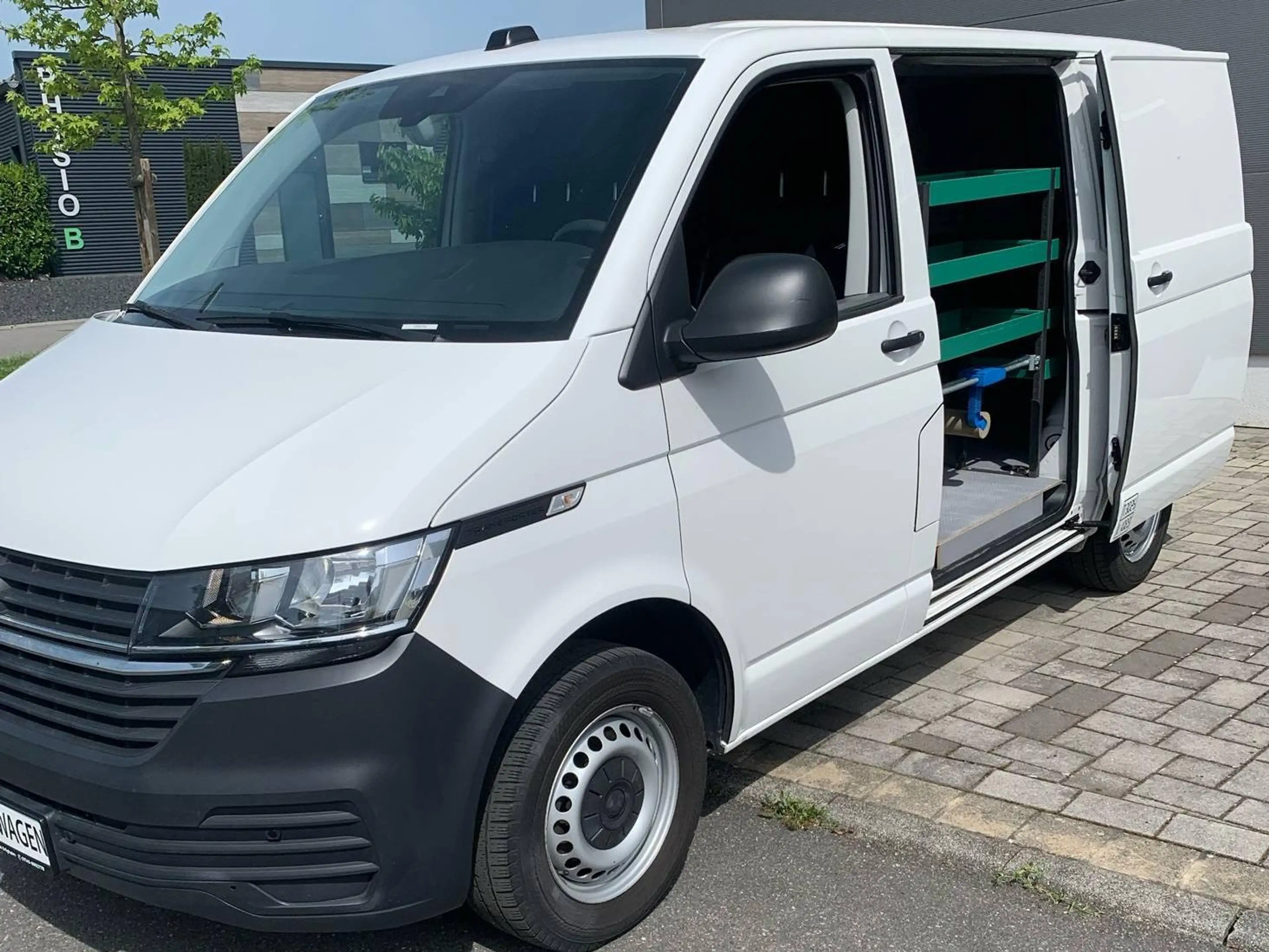 Volkswagen T6.1 Transporter L1H1 Standhzg. 2Schiebet. SHZ Klima AHK — photo 8