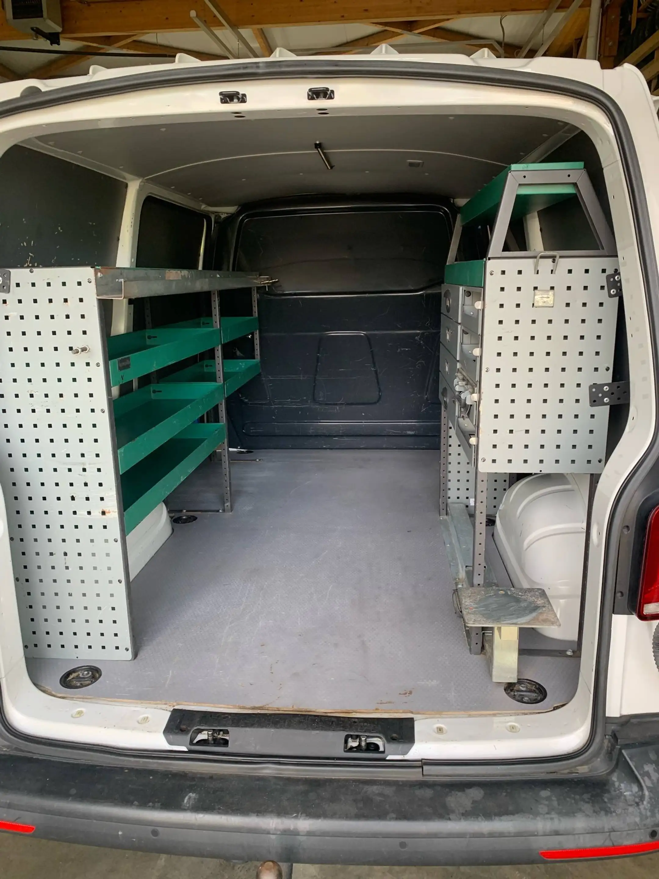 Volkswagen T6.1 Transporter L1H1 Standhzg. 2Schiebet. SHZ Klima AHK — photo 15