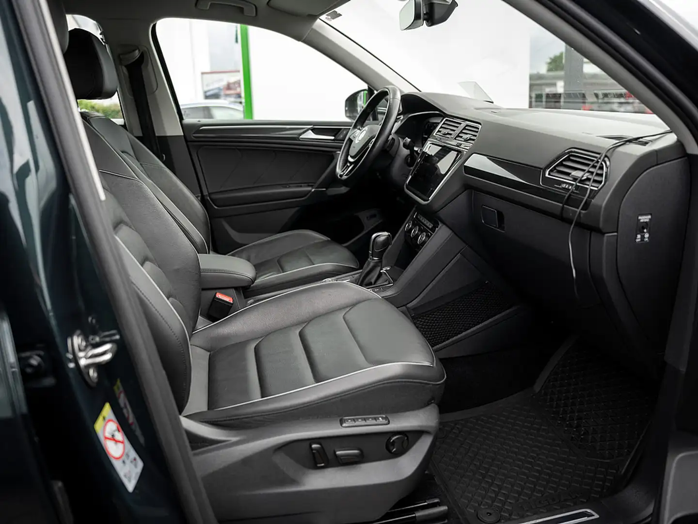 Volkswagen Tiguan Allspace 2.0 TDI Highline 4MOTION AHK Vert - 2