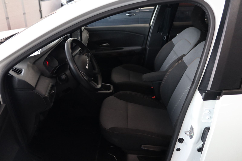 Dacia Jogger * 5-SITZER + KLIMA + 59TKM * — photo 9