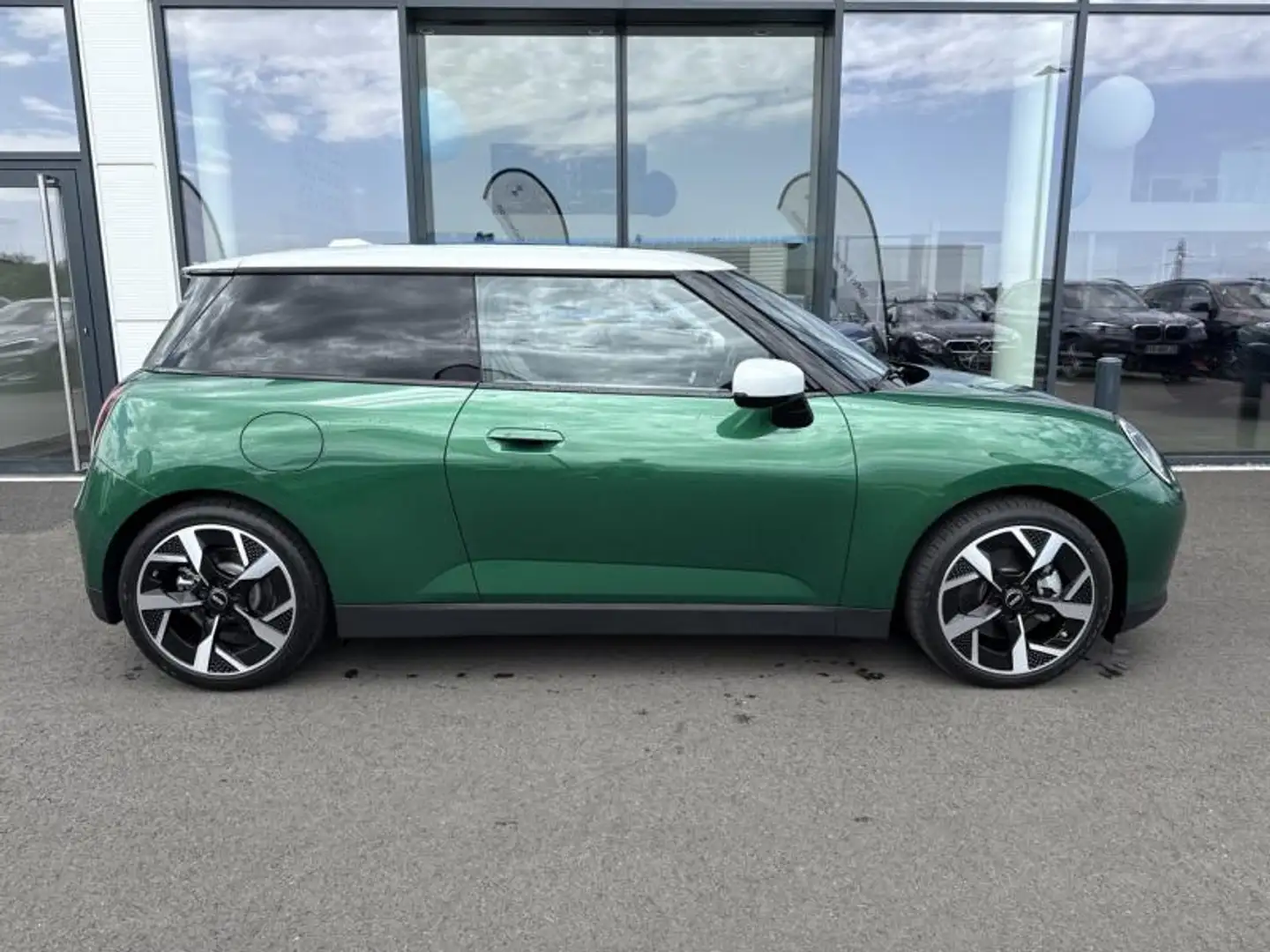 MINI Cooper SE 218ch Favoured Vert - 2