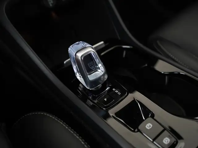 Volvo XC40 view 11