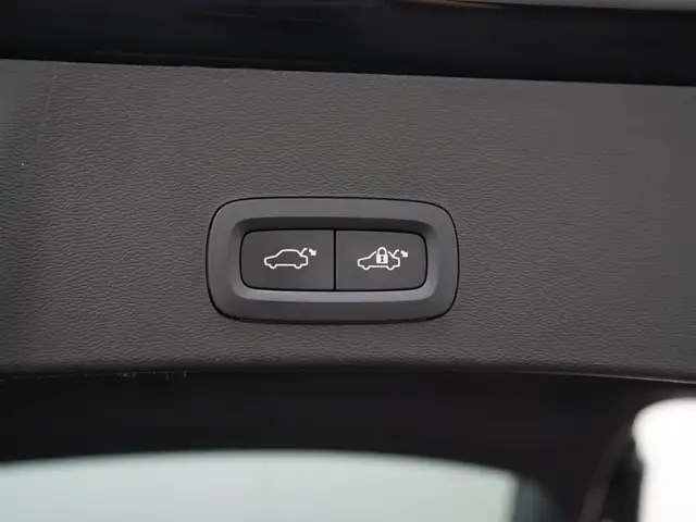 Volvo XC40 view 28