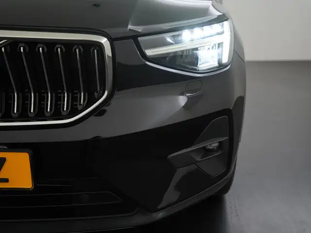 Volvo XC40 view 23