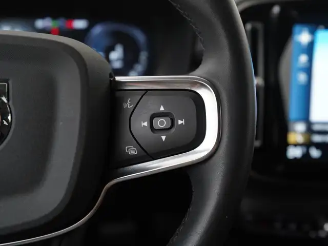 Volvo XC40 view 10