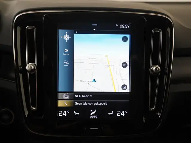 Volvo XC40 view 14