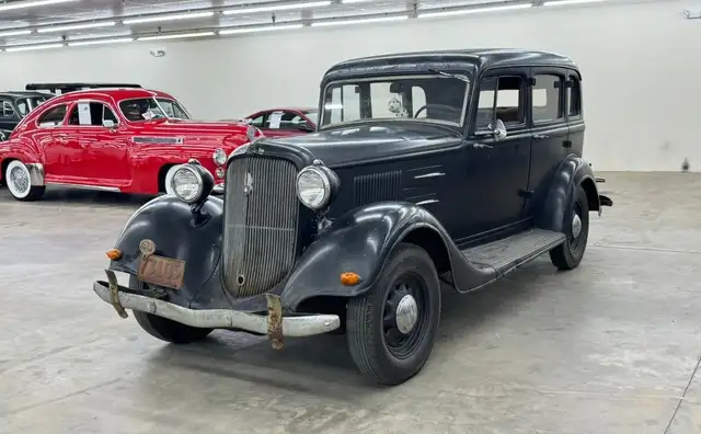 Plymouth Autres PE Deluxe 4-Door
