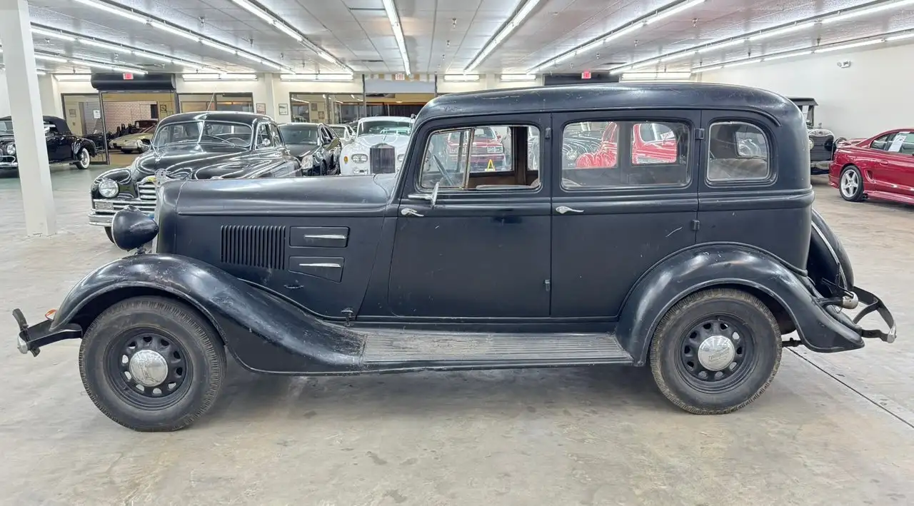 Plymouth PE Deluxe 4-Door, foto 2