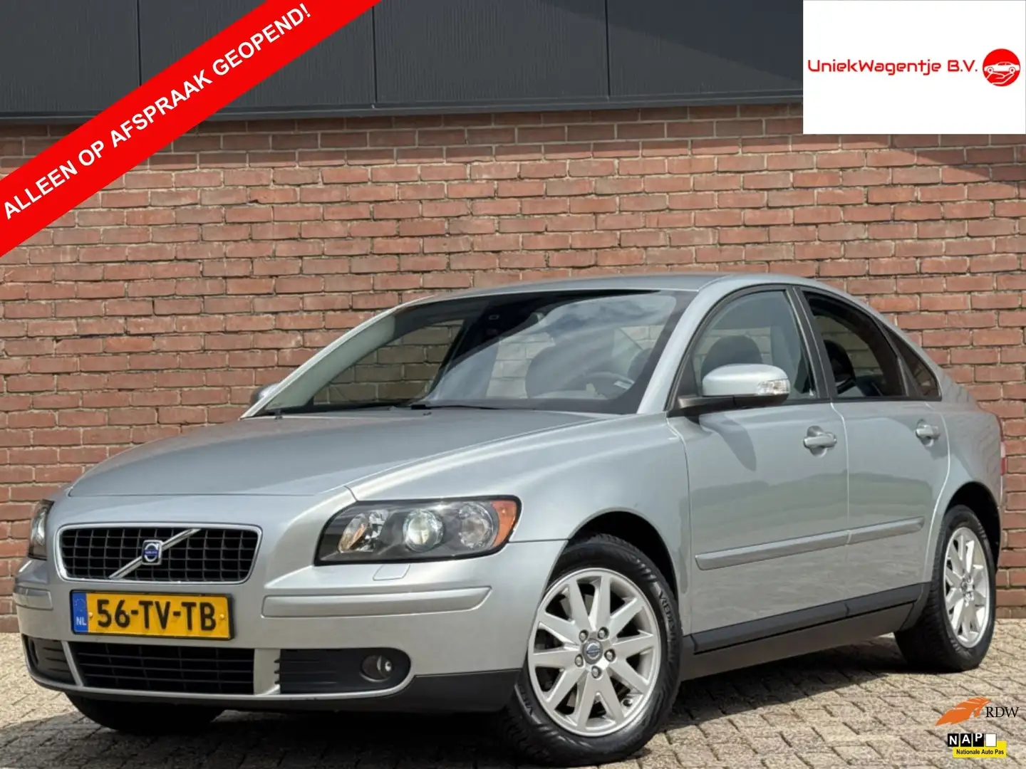 Volvo S40 2.4i SUMMUM | NL-AUTO! | DEALER OH! | LEDER! Grau - 1