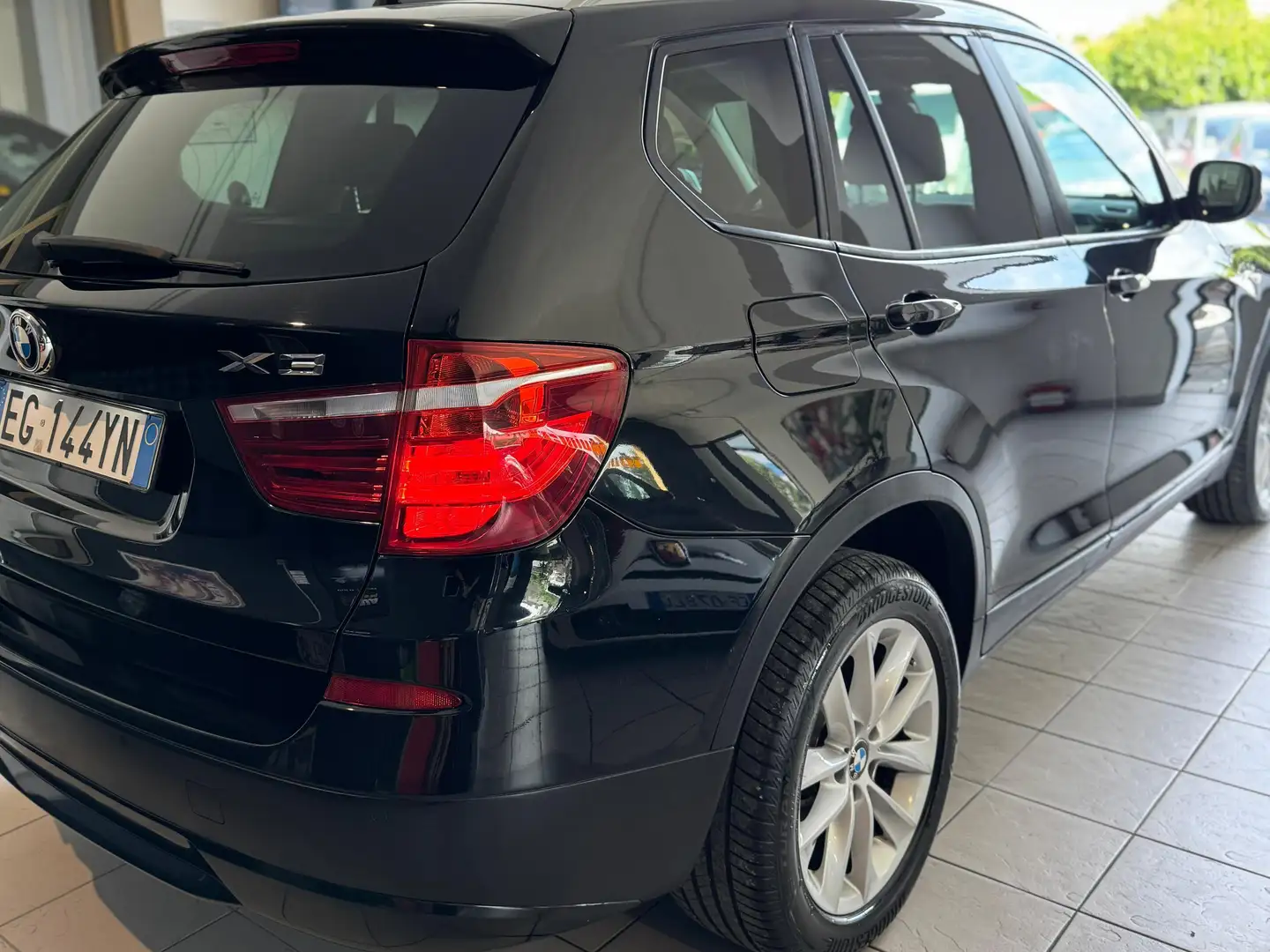 BMW X3 X3 F25 2010 xdrive20d FUTURA Schwarz - 2