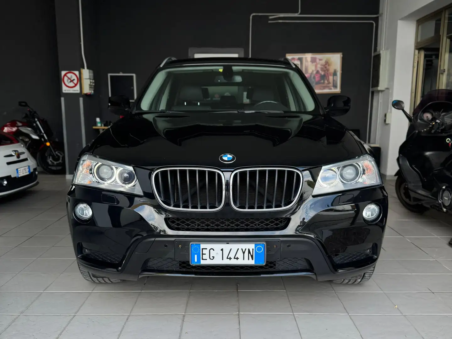 BMW X3 X3 F25 2010 xdrive20d FUTURA Schwarz - 1