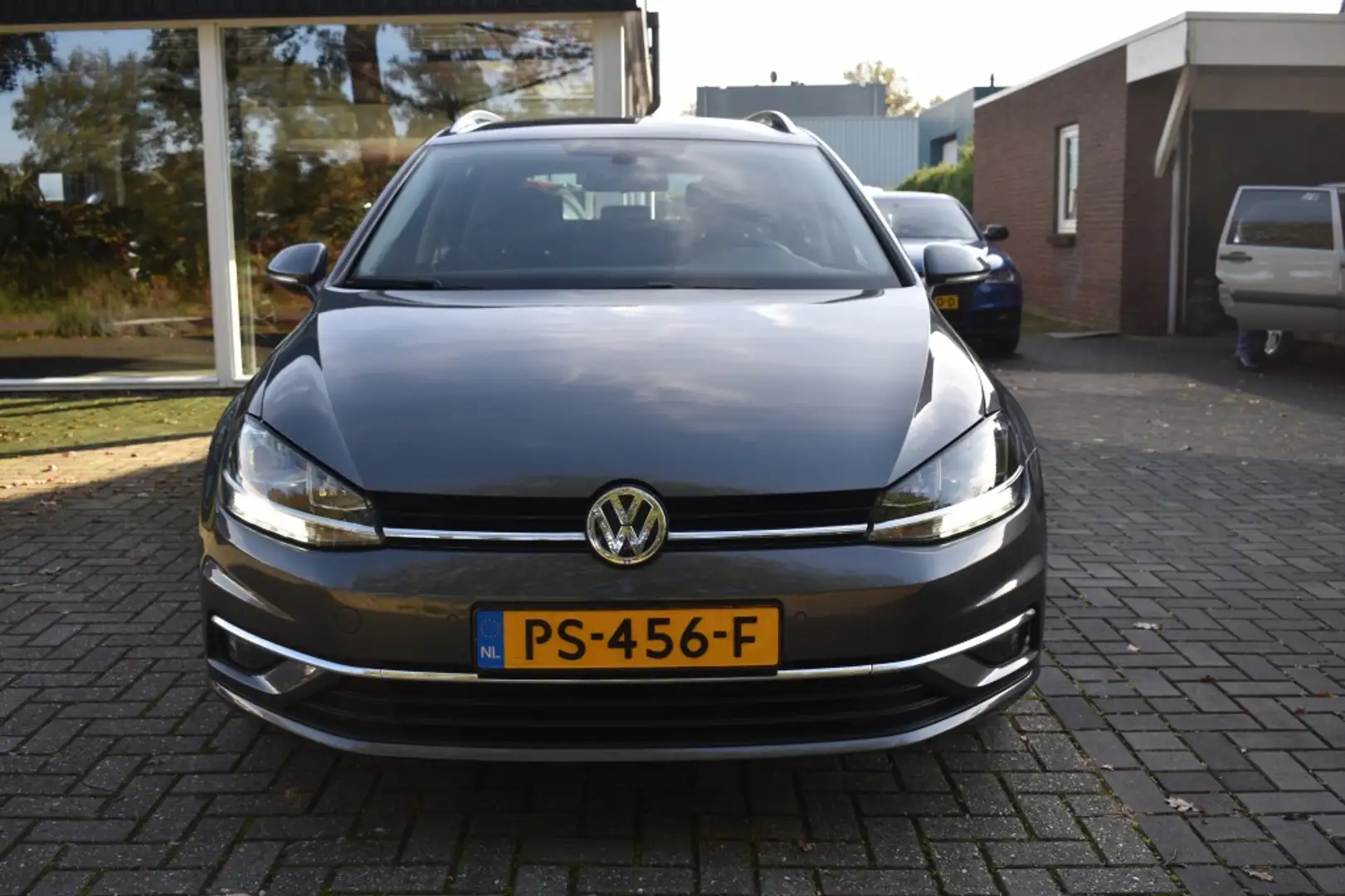 Volkswagen Golf Variant 1.0 TSI Comfortline Business NAVI APPLE/ANDROID CA Grijs - 2