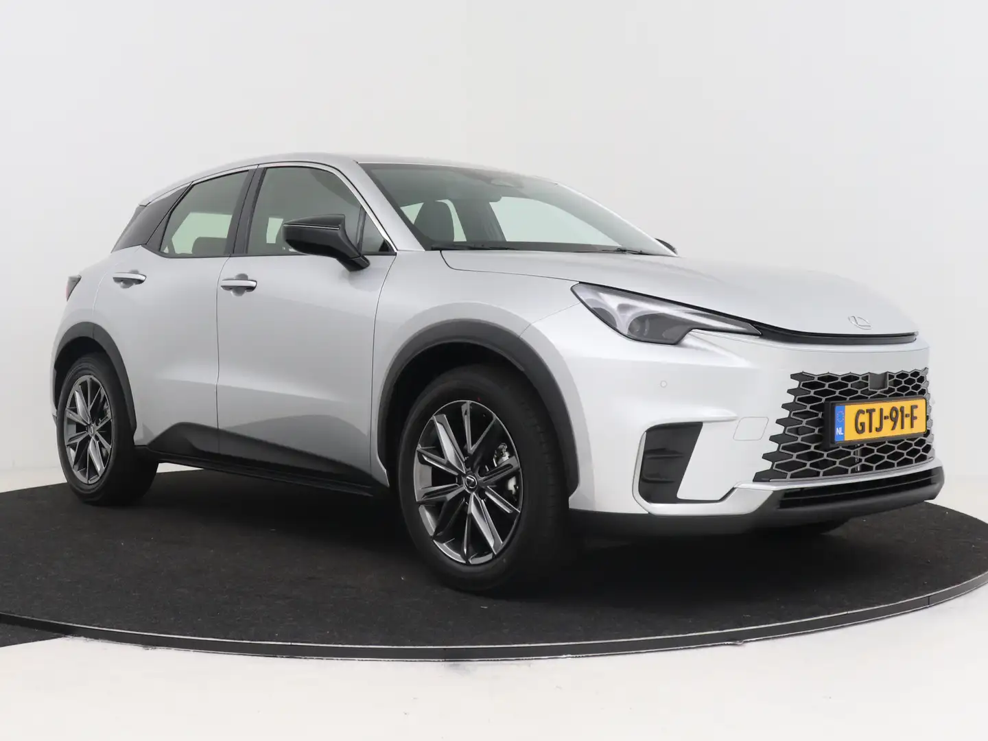 Lexus LBX 1.5 Hybrid Elegant | Leder | Stoel- en stuurverwar Gris - 2