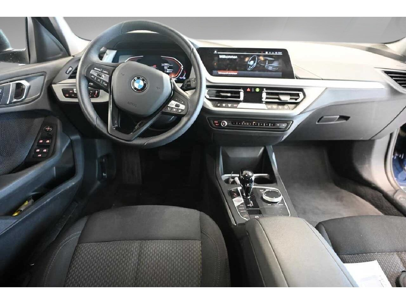 BMW 118 d Advantage LED Lane AUT Klima PDC — photo 5