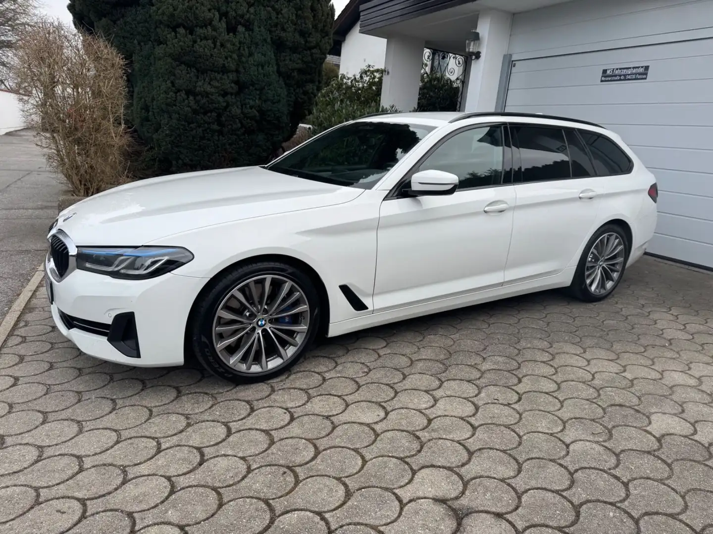 BMW 540 d xDrive Facelift*LASER*HUD*DisplayKey*Netto Wit - 2
