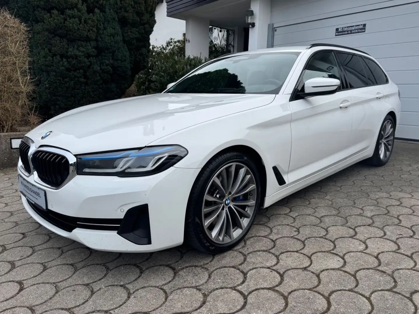 BMW 540 d xDrive Facelift*LASER*HUD*DisplayKey*Netto Wit - 1