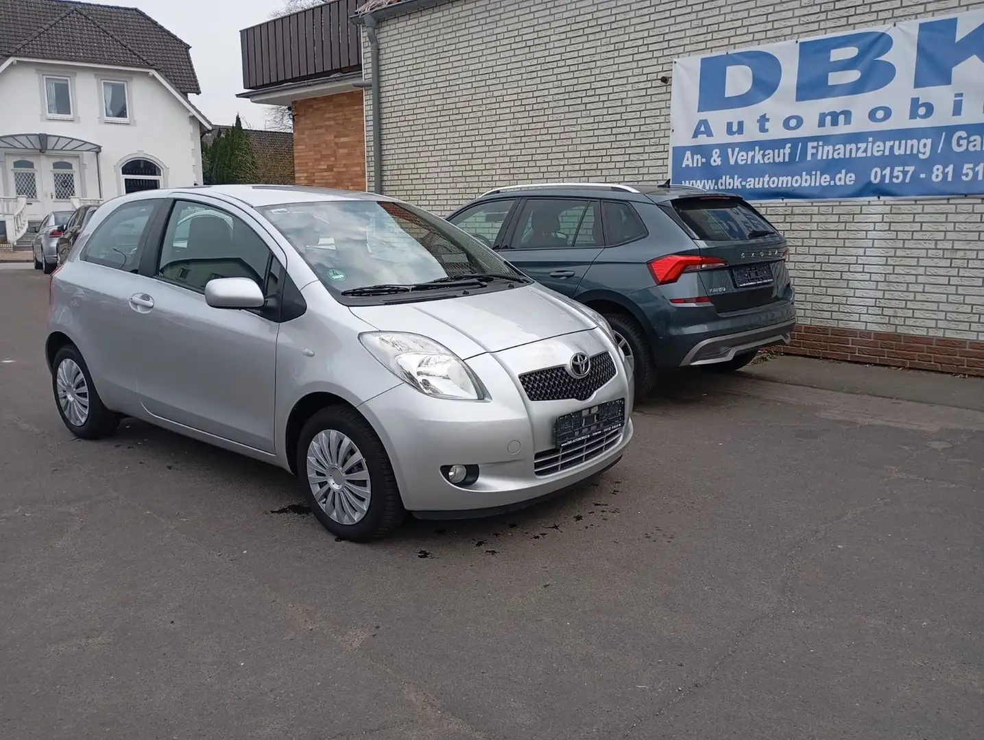 Toyota Yaris Sol Klima 2.HD TÜV & Service neu Silber - 2