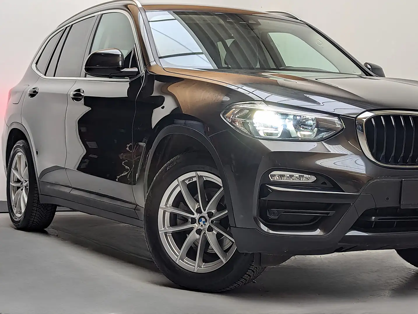 BMW X3 2.0 dA sDrive18 Euro 6c - NAVI - CUIR - LED Grijs - 2
