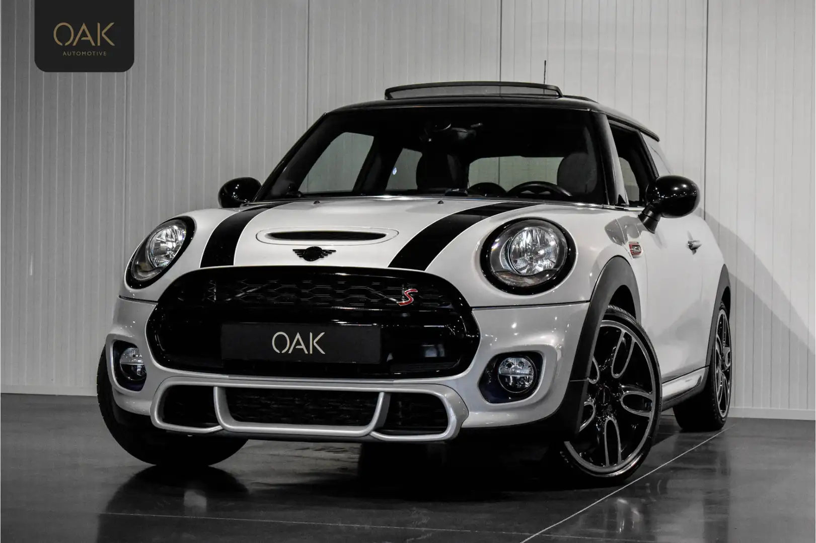MINI Cooper S Mini 2.0 | JCW-Pakket | Navigatie | Panorama | Hal Wit - 1