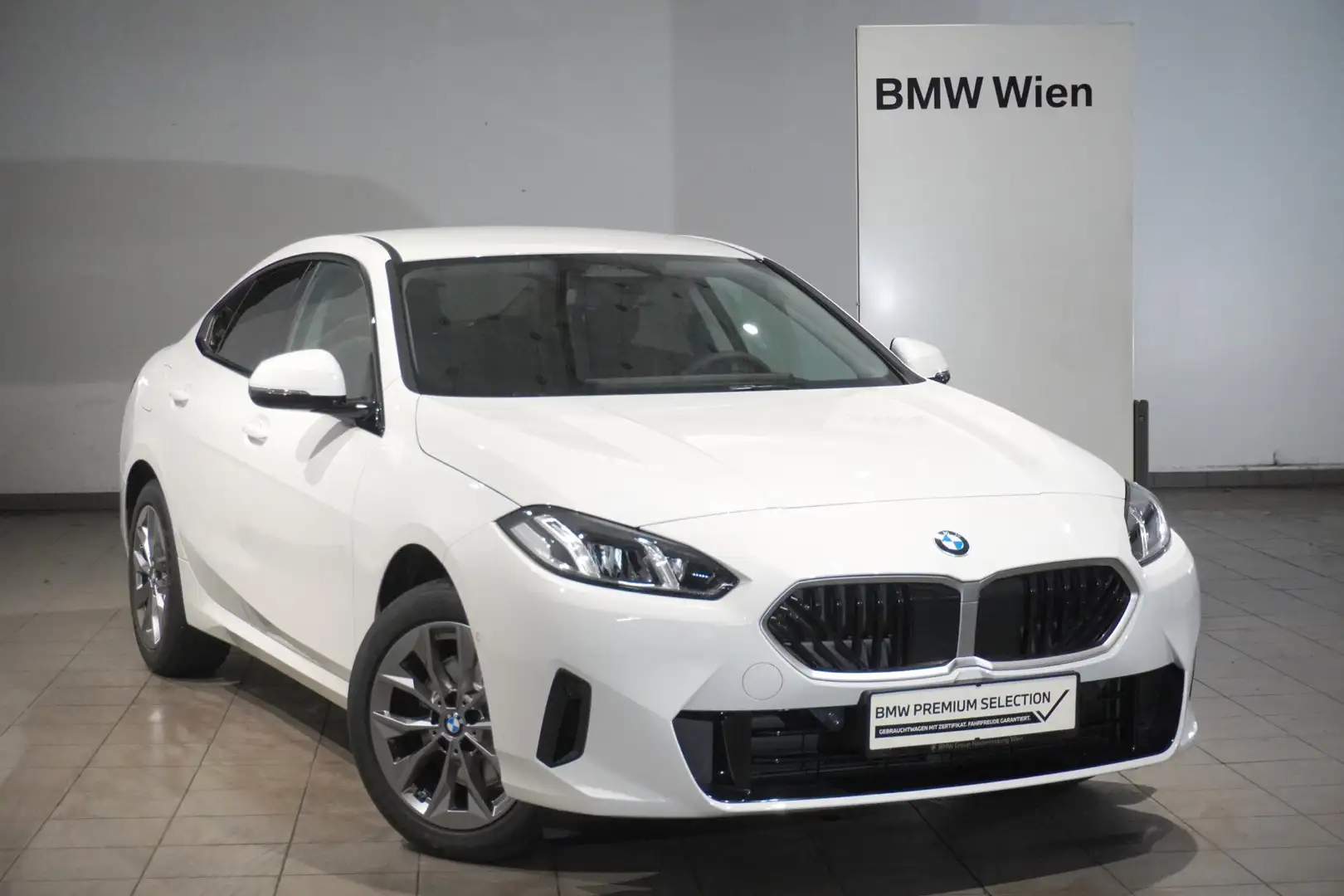 BMW 216 i Weiß - 1