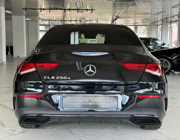 Mercedes-Benz 250 view 5