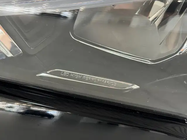 Mercedes-Benz 250 view 10