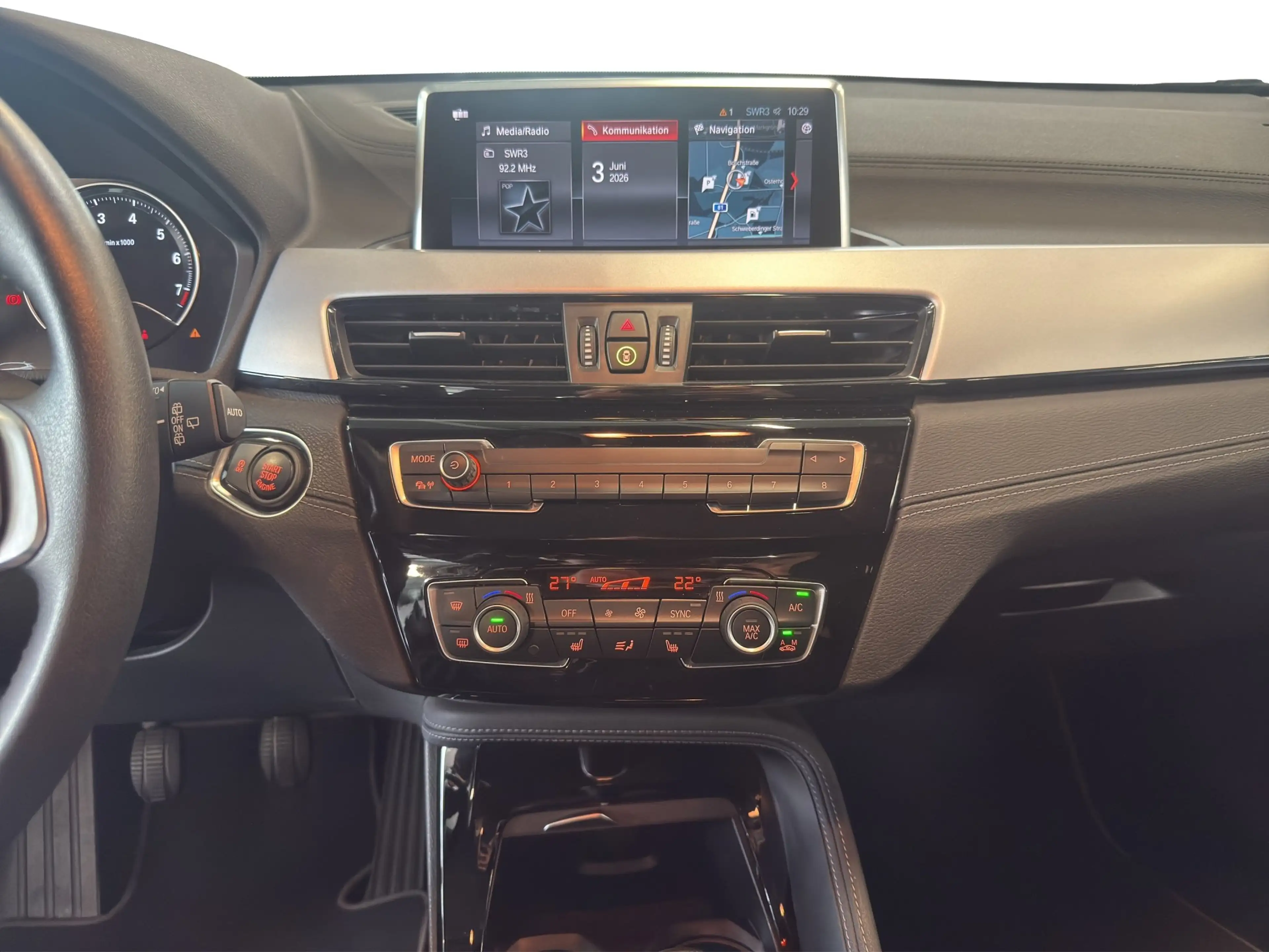 BMW X2 sDrive18i — photo 10