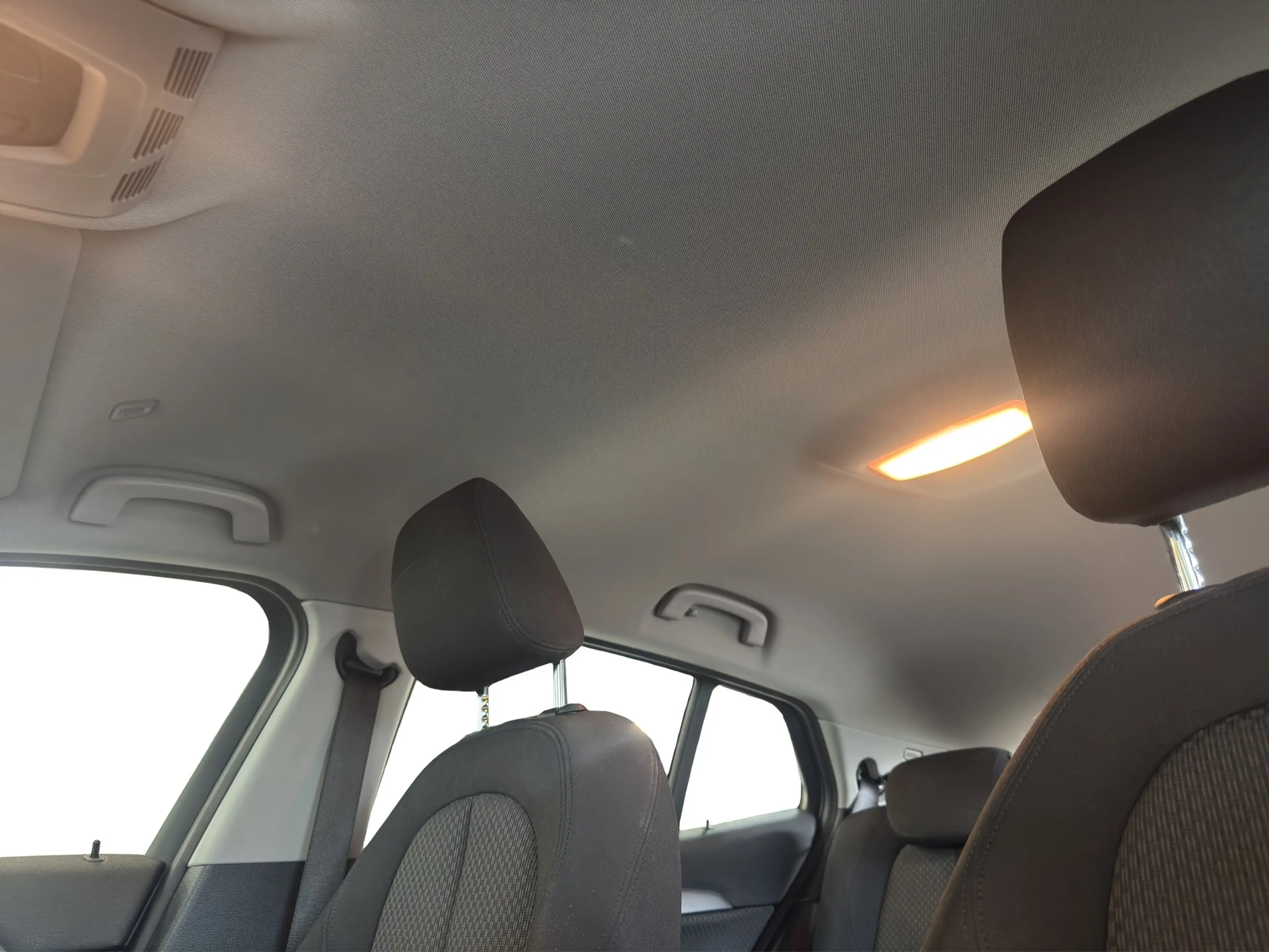 BMW X2 sDrive18i — photo 12