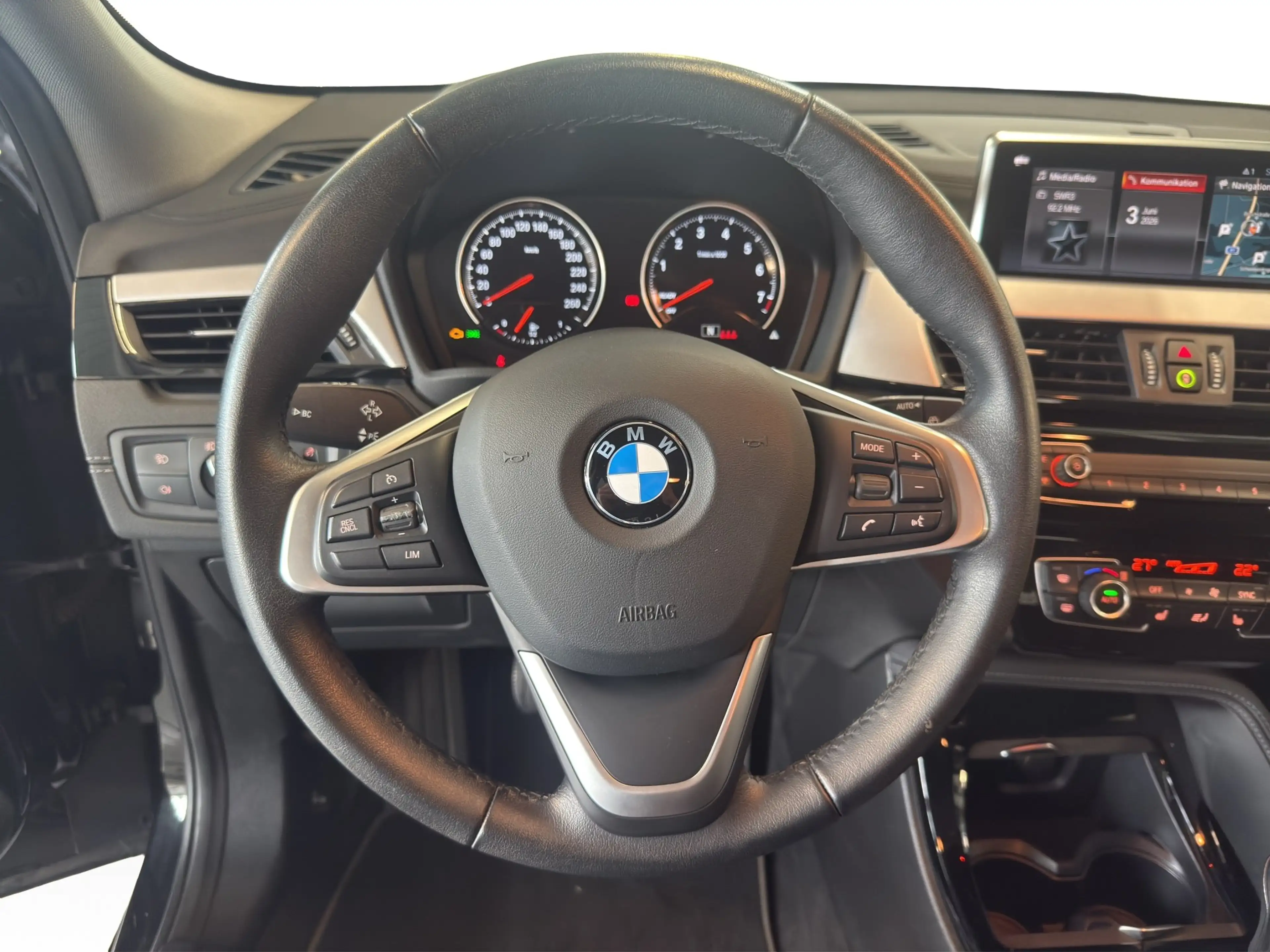 BMW X2 sDrive18i — photo 11