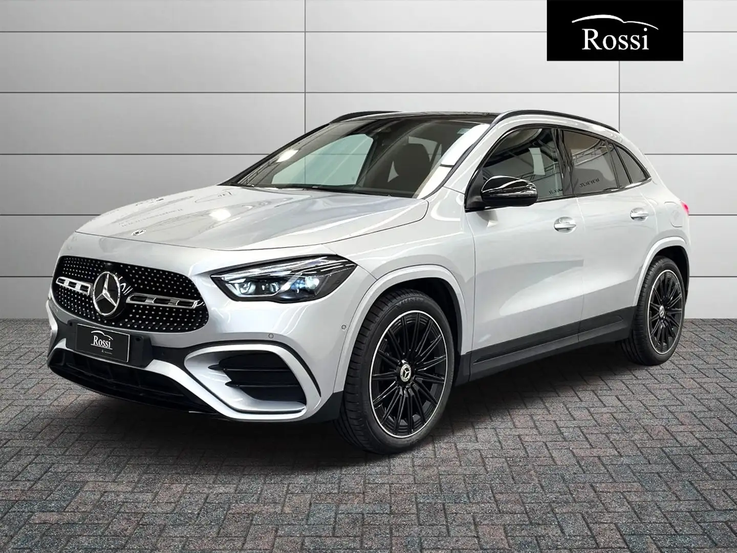 Mercedes-Benz GLA 200 d Automatic Stříbrná - 1