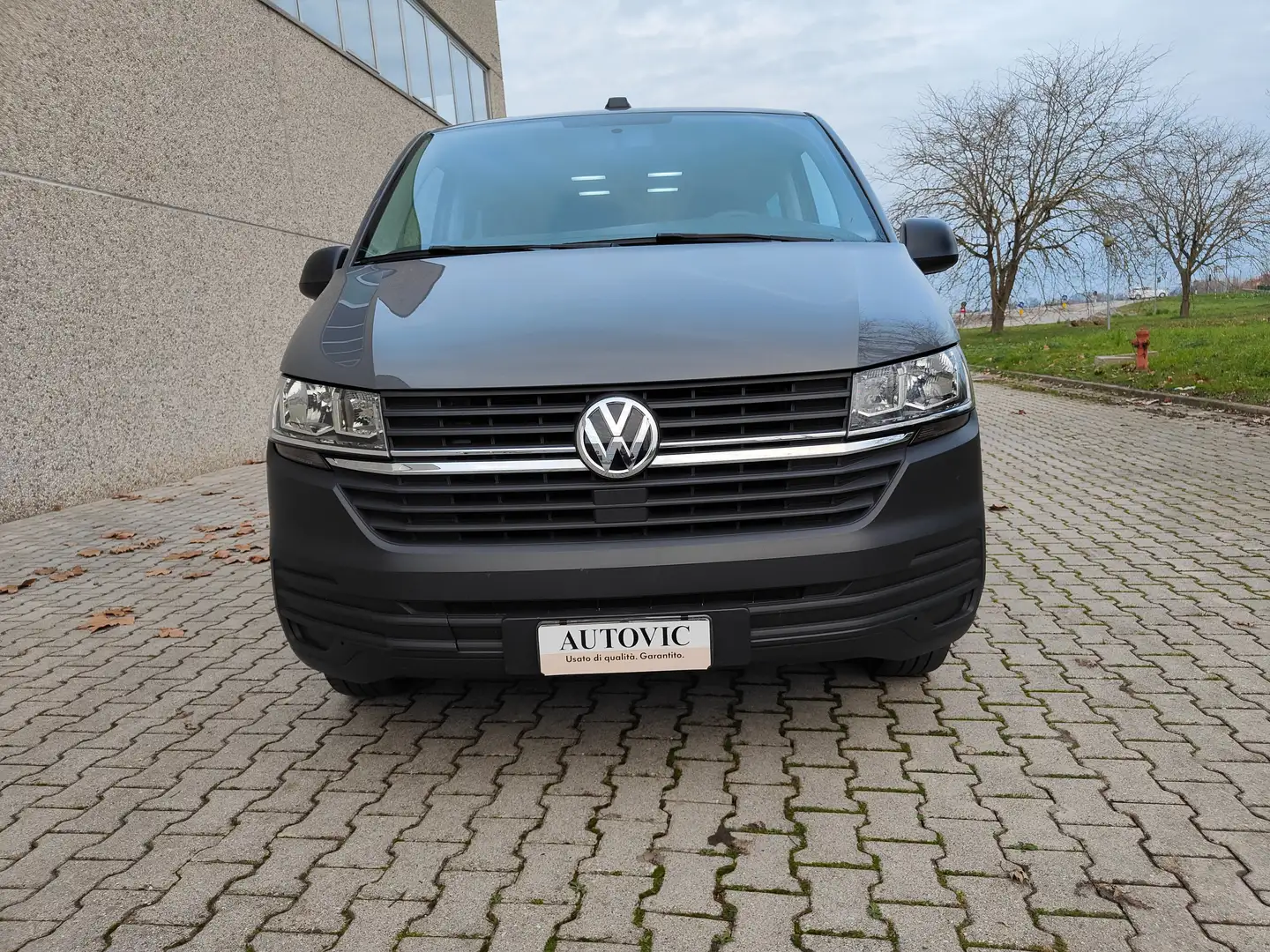Volkswagen T6.1 Caravelle 2.0 TDI  Trendline AUTOCARRO N1 6 Posti KM 89.000 Grau - 2