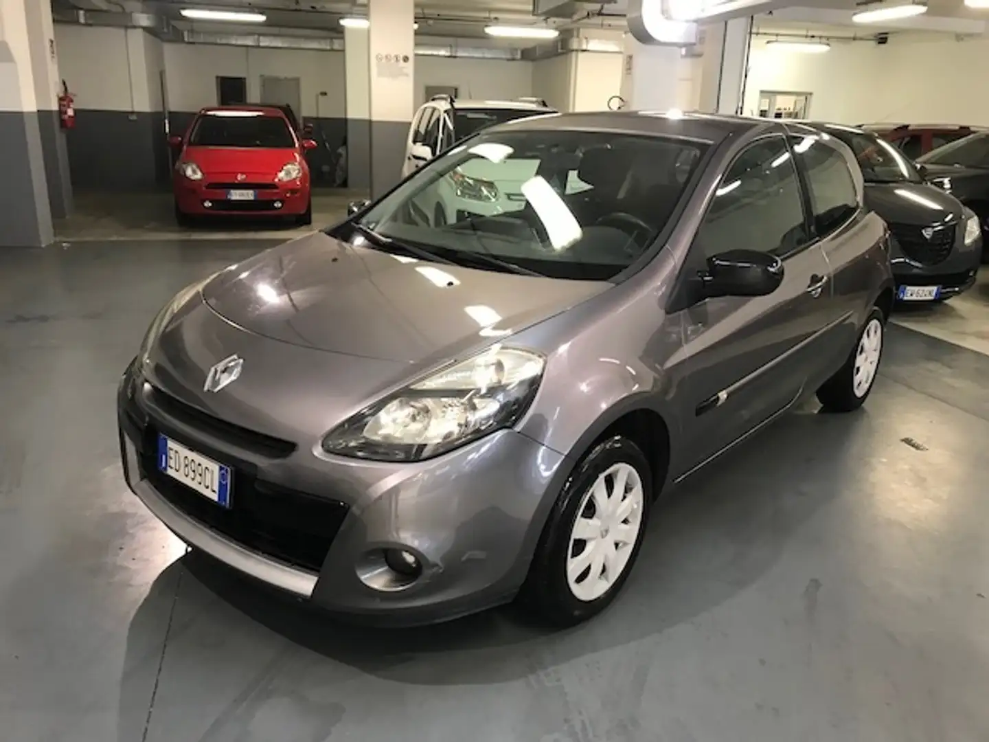 Renault Clio Clio 3p 1.2 16v 20th Anniversario Gris - 2