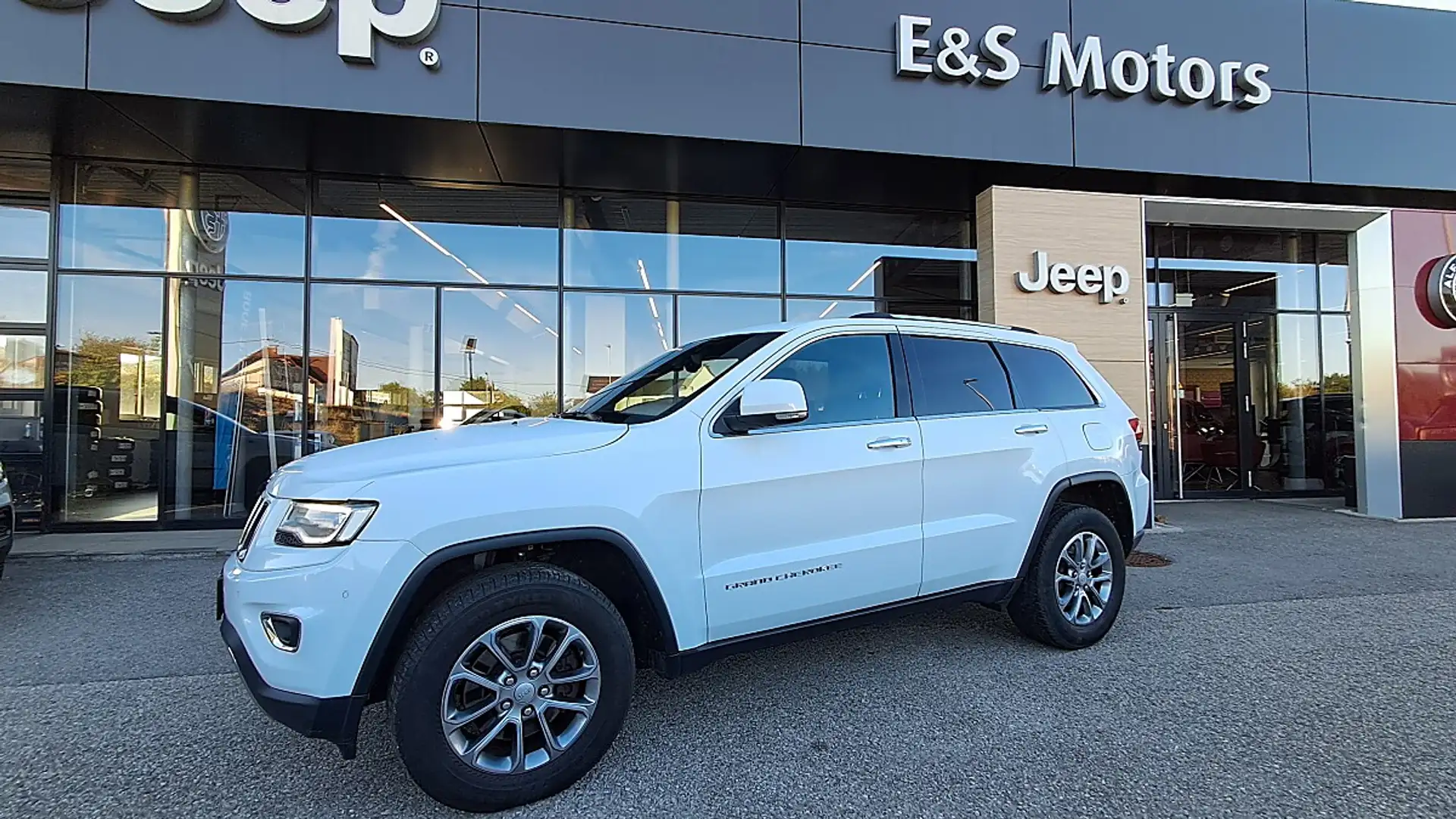 Jeep Grand Cherokee 3,0 V6 CRD Limited 4x4 +AHK Weiß - 2