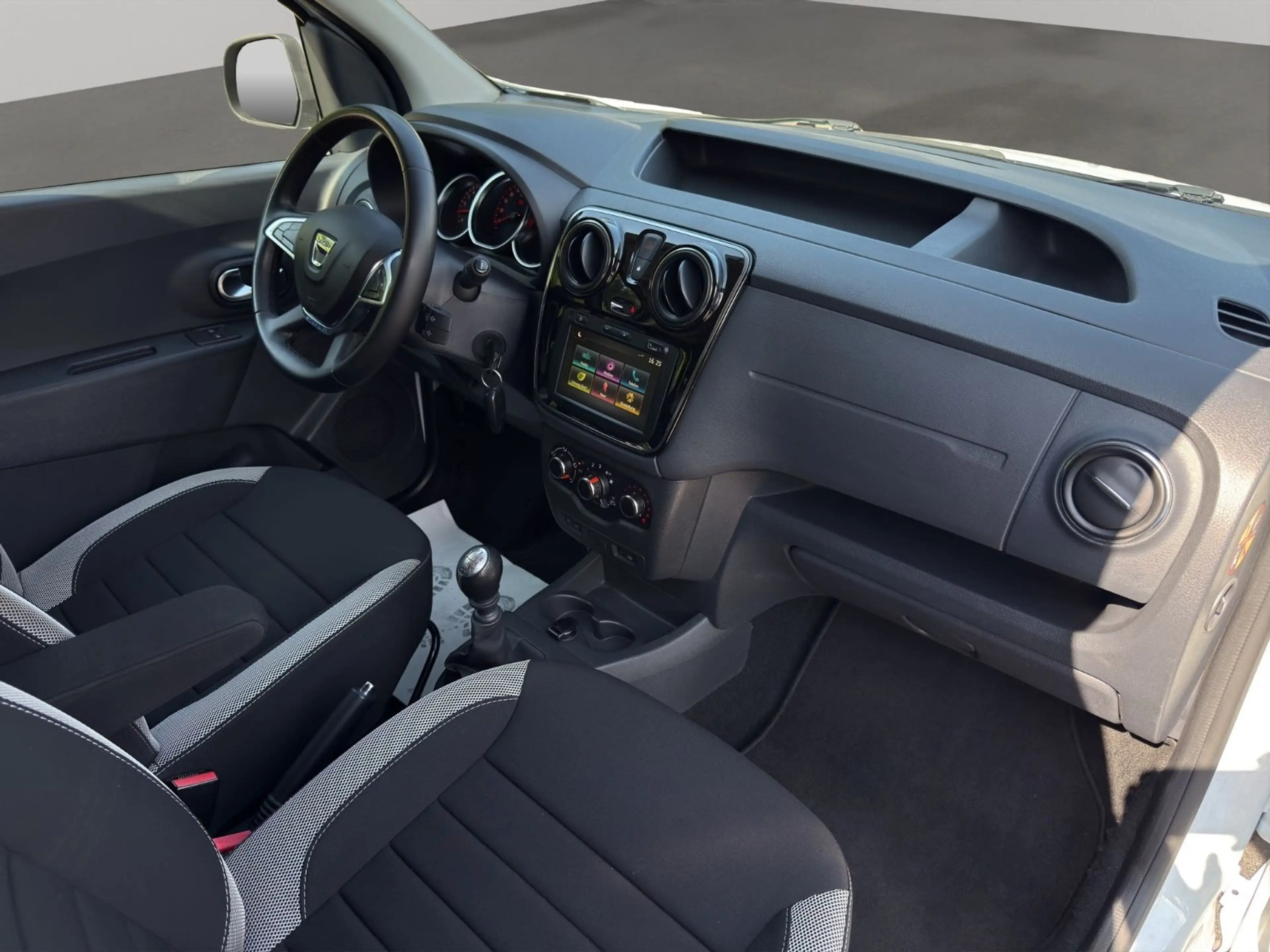 Dacia Dokker Stepway Plus | AHK1.2t KAMERA SHZ — photo 11