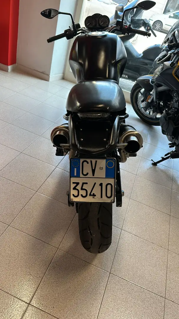 Ducati Monster 695 - 2