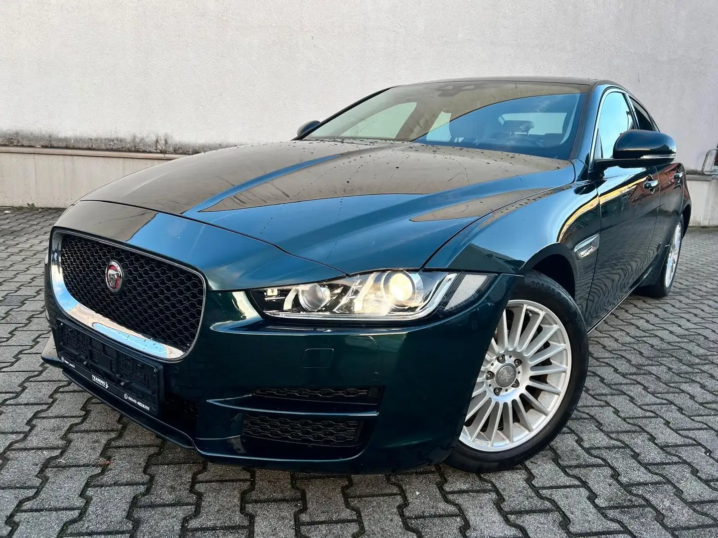 Jaguar XE AB 149€|2.HD|BI-XENON|SPUR|LEDER|SHZ|PDC| Vert - 1