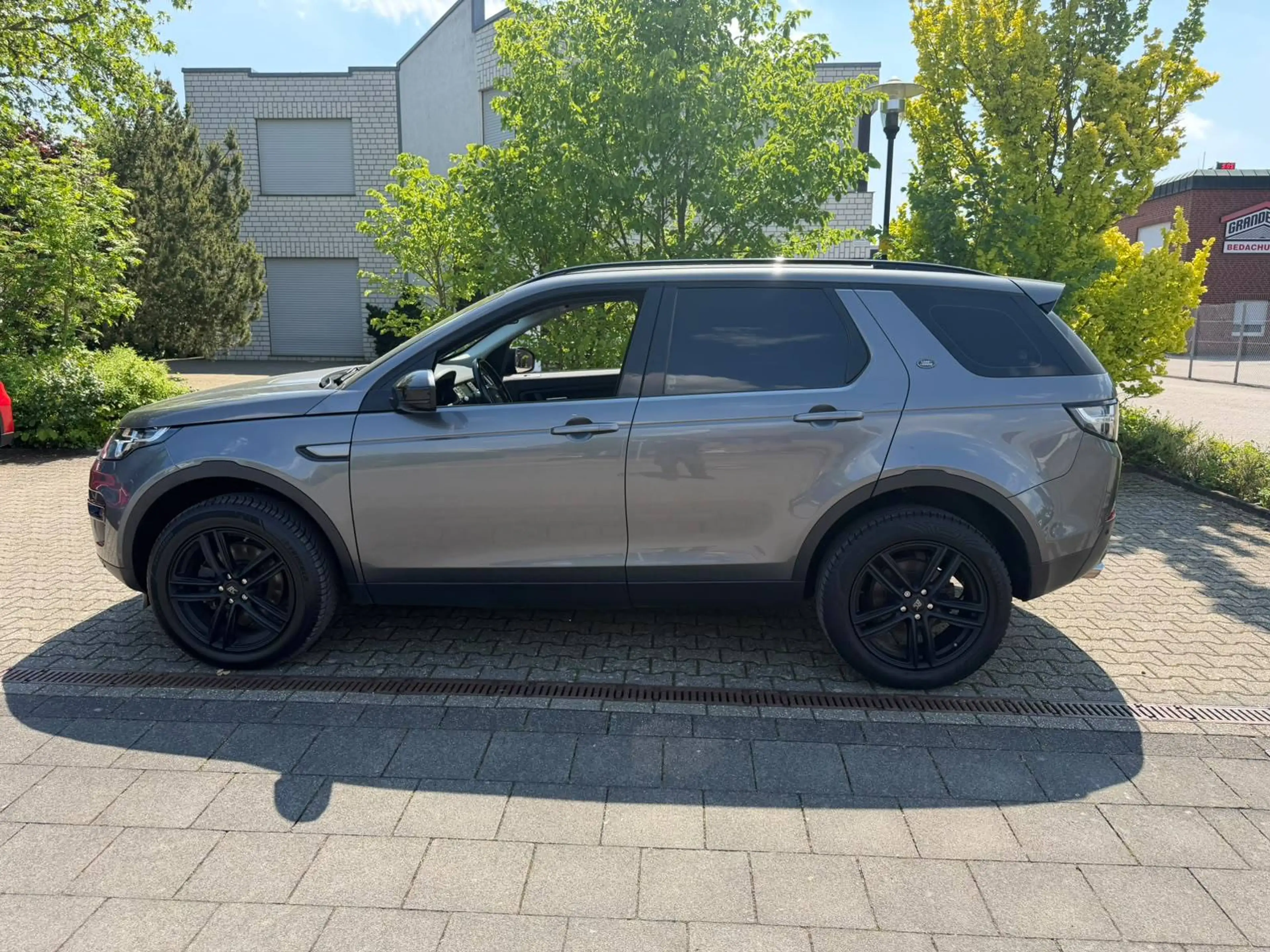 Land Rover Discovery Sport S AWD — photo 2
