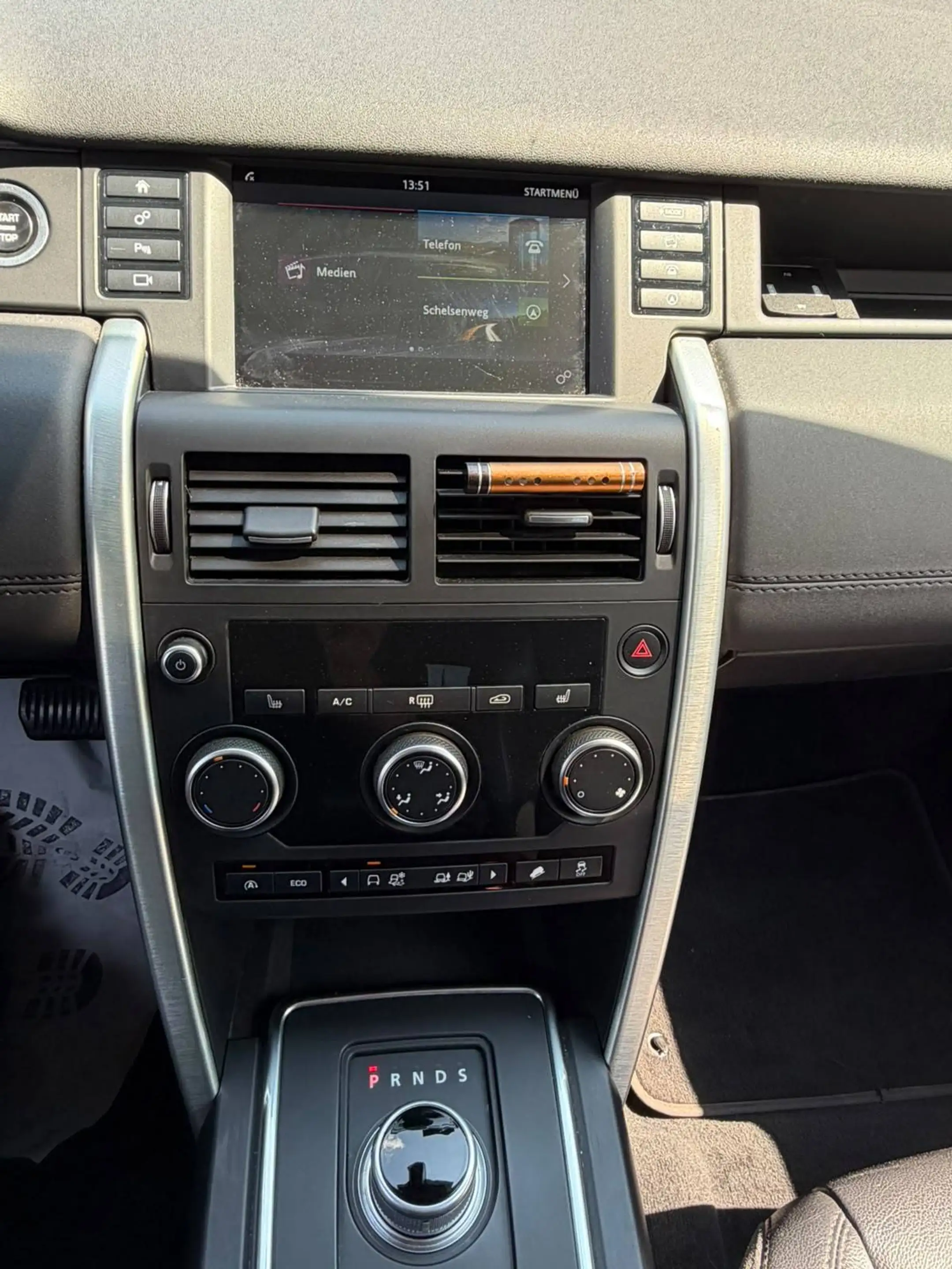 Land Rover Discovery Sport S AWD — photo 15
