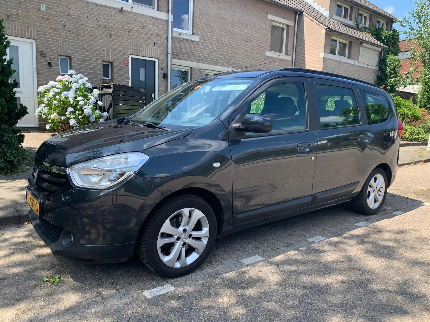 Dacia Lodgy 1.2 TCe Lauréate 5p. - Camera/Cruise/Navi/Trekhaa Grijs - 2