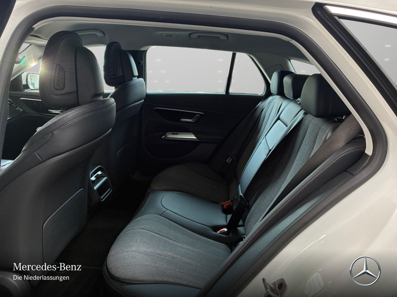 Mercedes-Benz E 220 d T Avantgarde Distr. LED AHK Kamera PTS 9G — photo 12