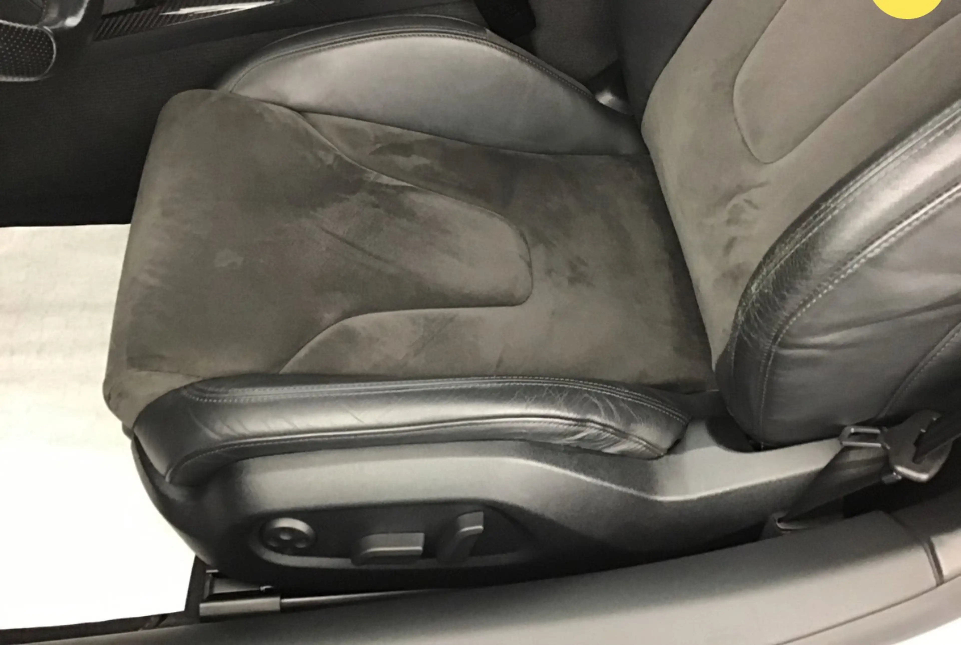Audi R8 R8 Spyder 5.2 FSI quattro R tronic — photo 21