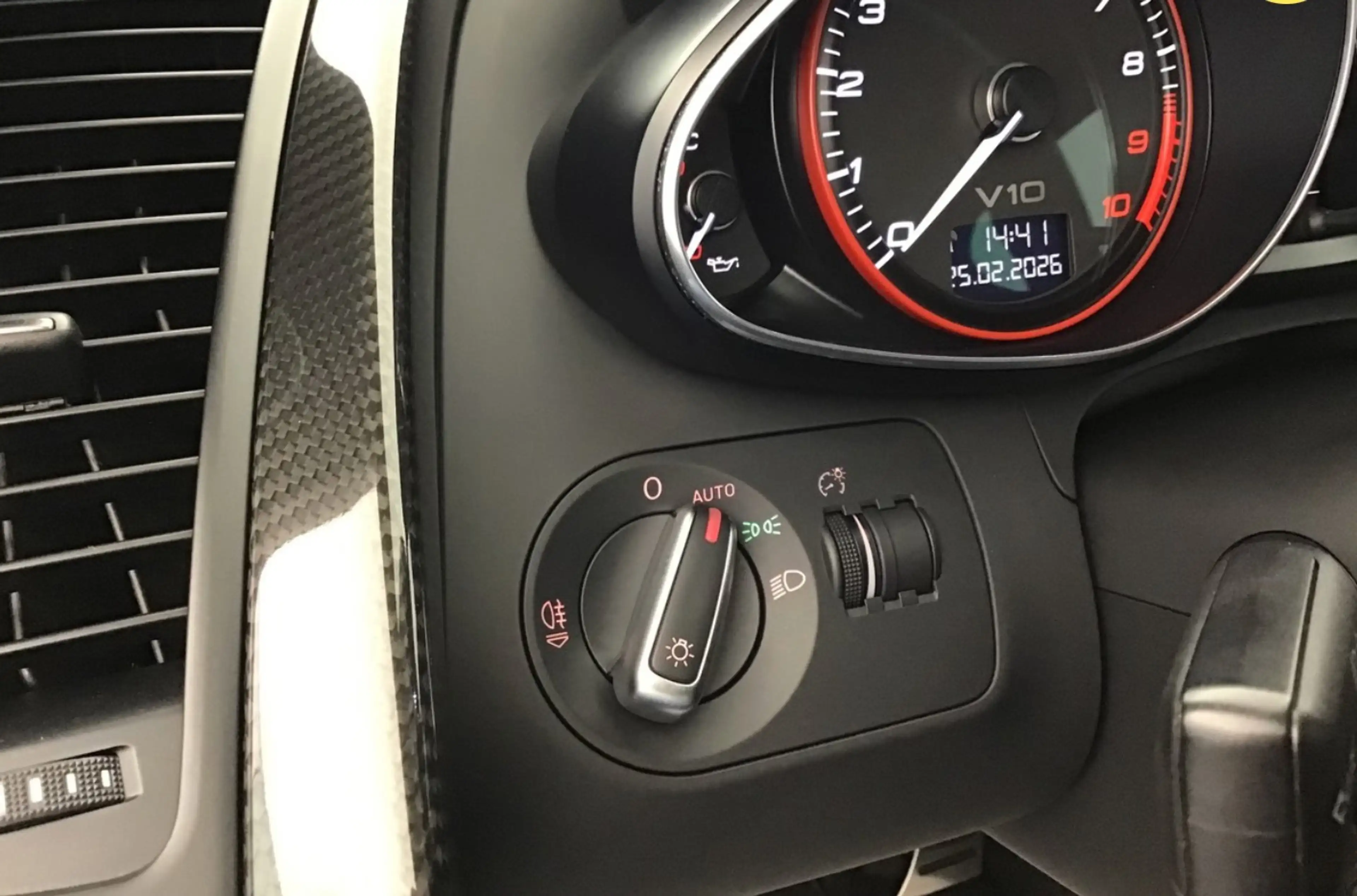 Audi R8 R8 Spyder 5.2 FSI quattro R tronic — photo 20