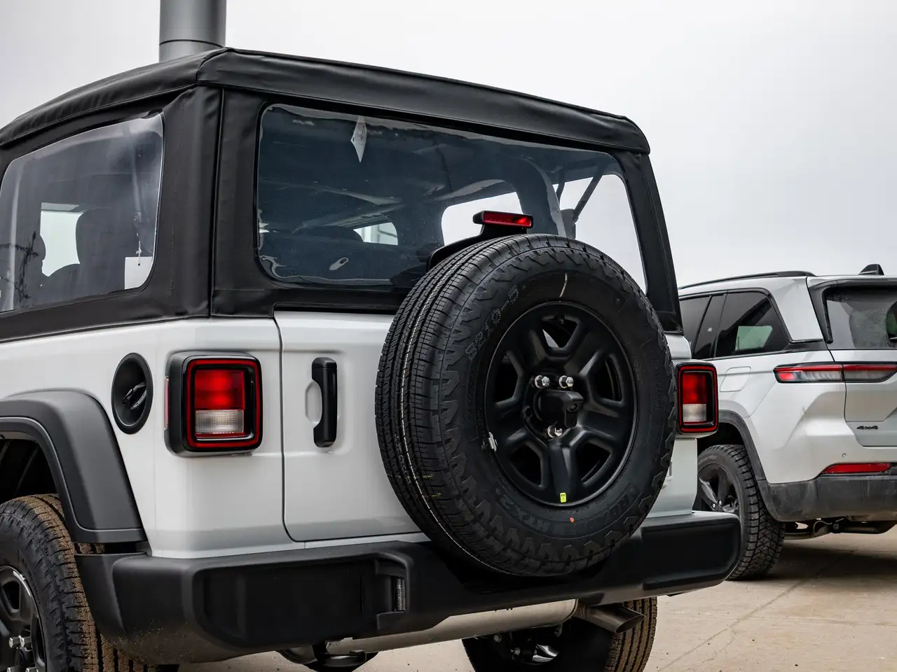 Jeep Wrangler снимка Jeep Wrangler